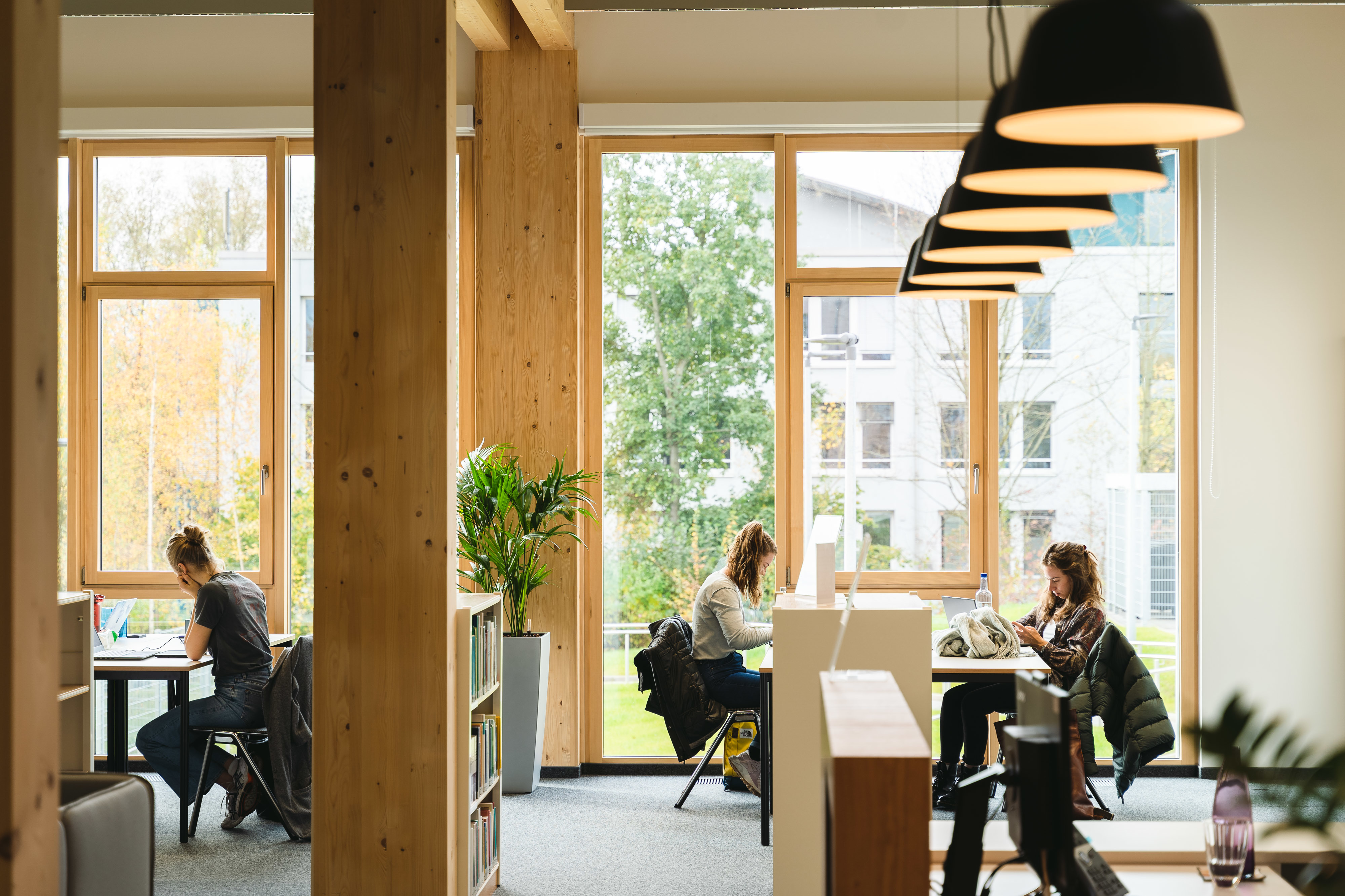Campusleben bibliothek uwh 2021